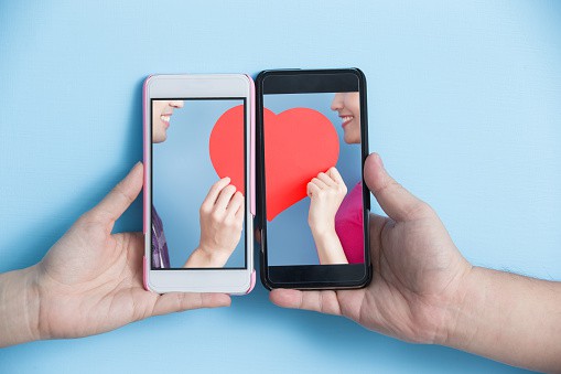 How Does Technology Affect Love?